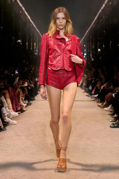 Look 7